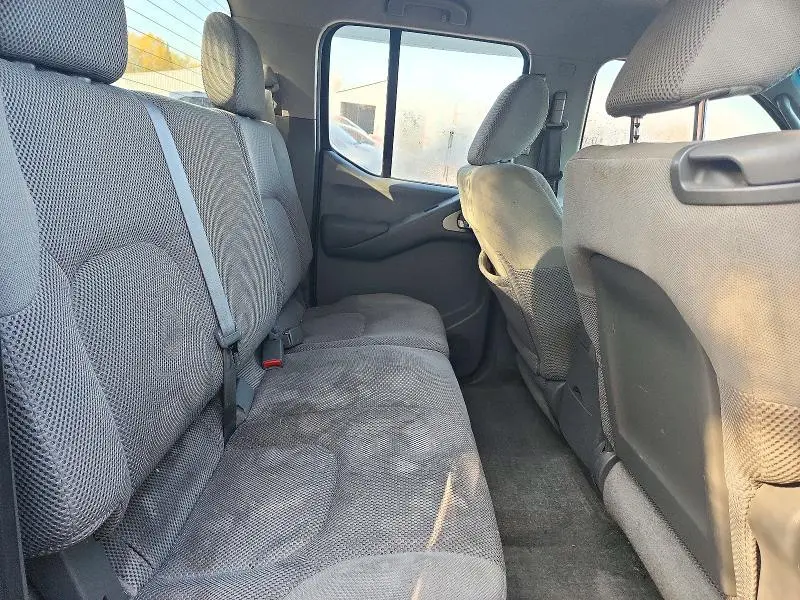 2011 NISSAN FRONTIER SV  