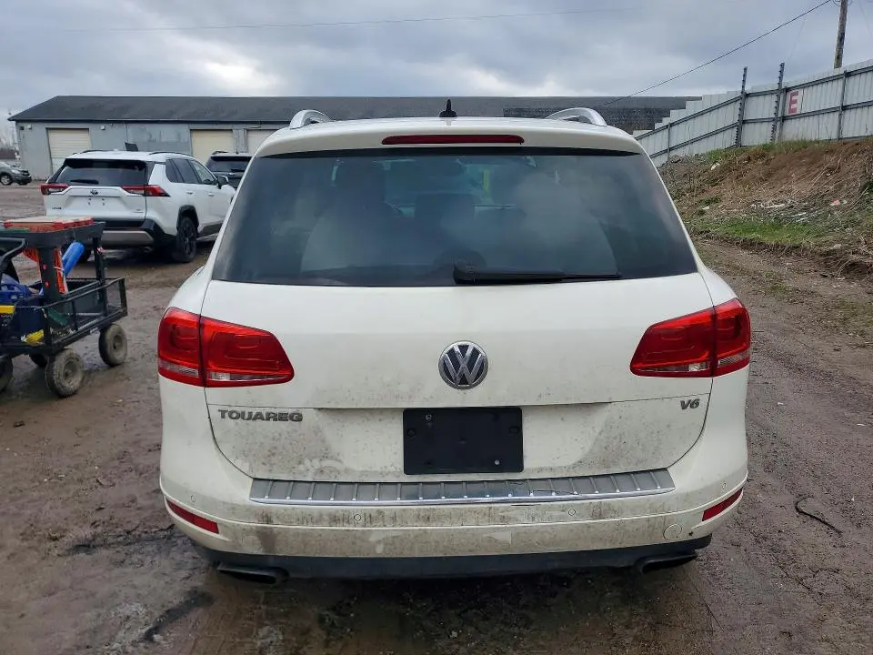 2012 VOLKSWAGEN TOUAREG V6  