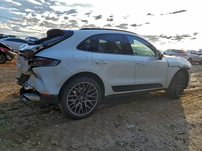 2020 PORSCHE MACAN   