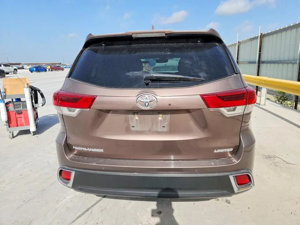 2018 TOYOTA HIGHLANDER LIMITED  