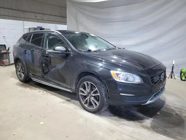 2018 VOLVO V60 CROSS COUNTRY PREMIER  