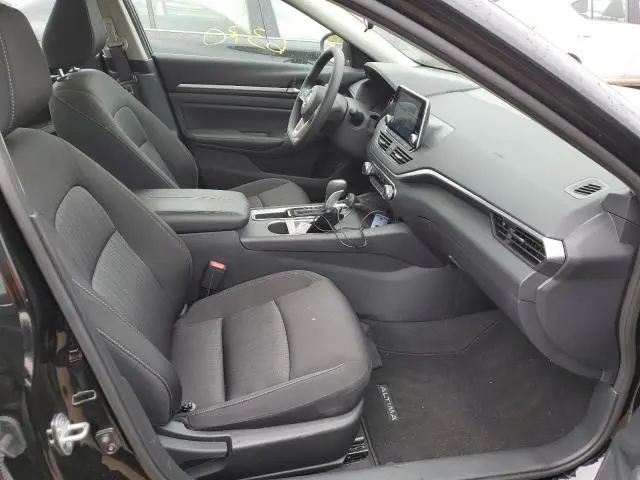 2022 NISSAN ALTIMA SV  