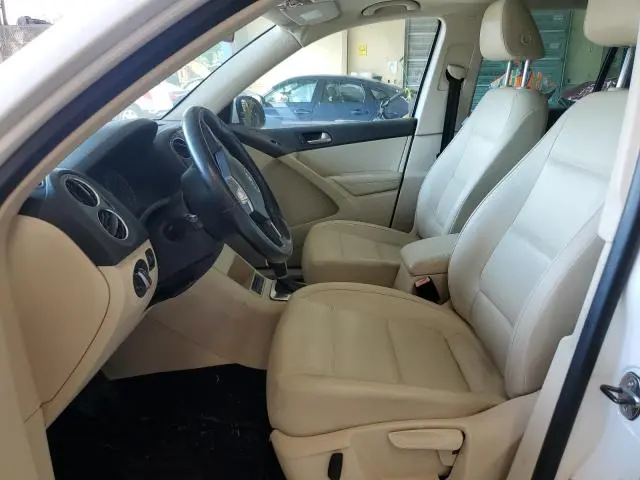 2011 VOLKSWAGEN TIGUAN S  