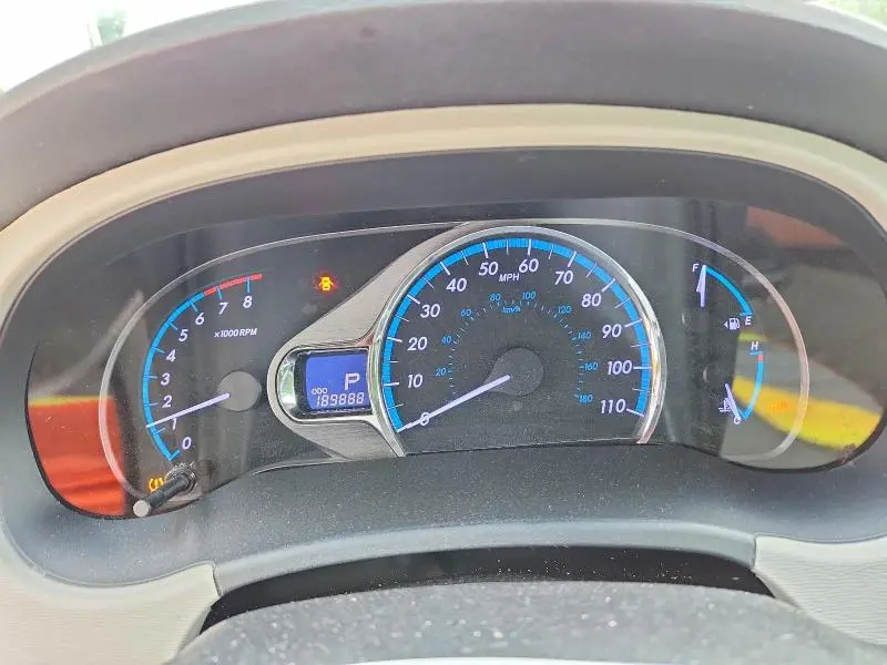 2013 TOYOTA SIENNA XLE 8-PASSENGER  