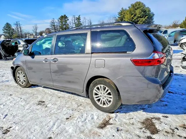 2017 TOYOTA SIENNA   