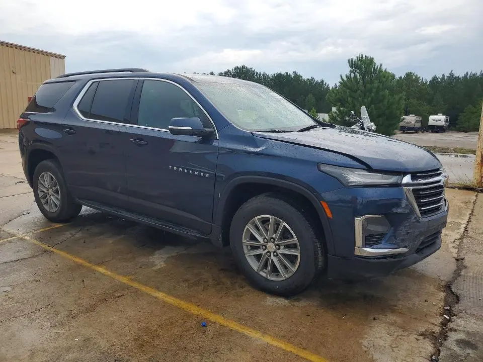 2023 CHEVROLET TRAVERSE LT  