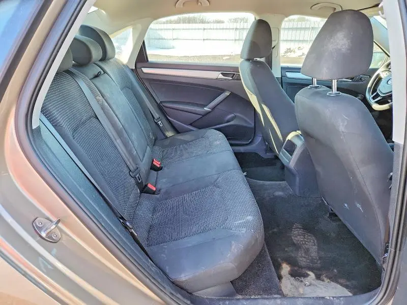 2016 VOLKSWAGEN PASSAT S  