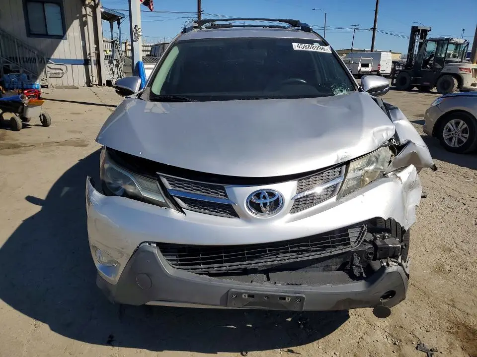 2015 TOYOTA RAV4 XLE  