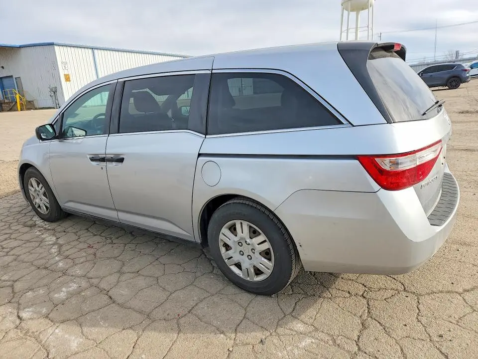 2011 HONDA ODYSSEY LX  
