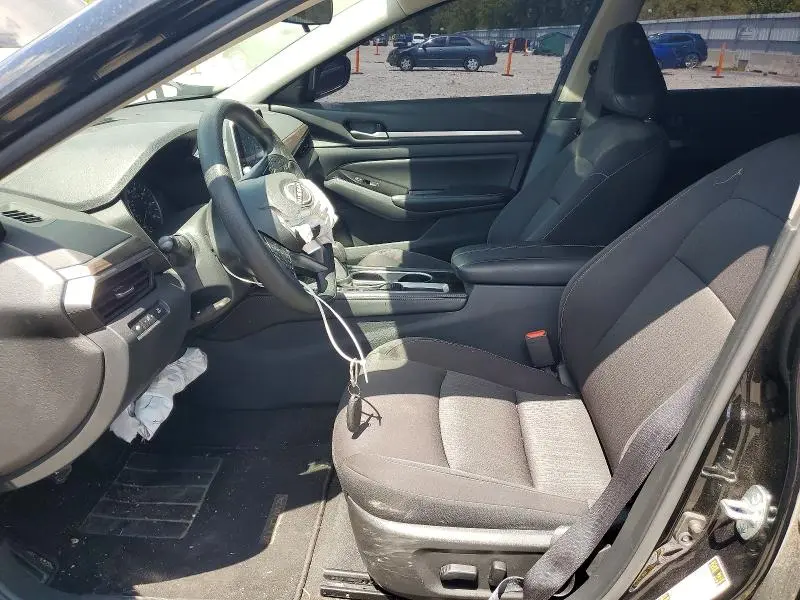 2023 NISSAN ALTIMA SV  