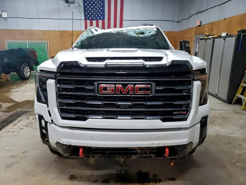 2026 GMC SIERRA K2500 AT4  