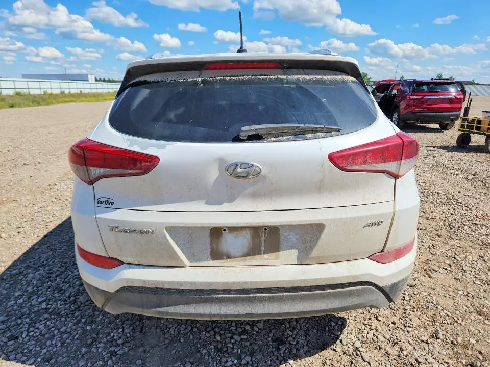 2016 HYUNDAI TUCSON SE  
