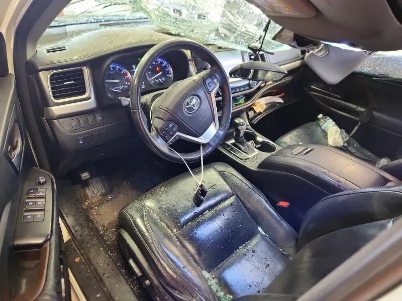 2014 TOYOTA HIGHLANDER XLE  