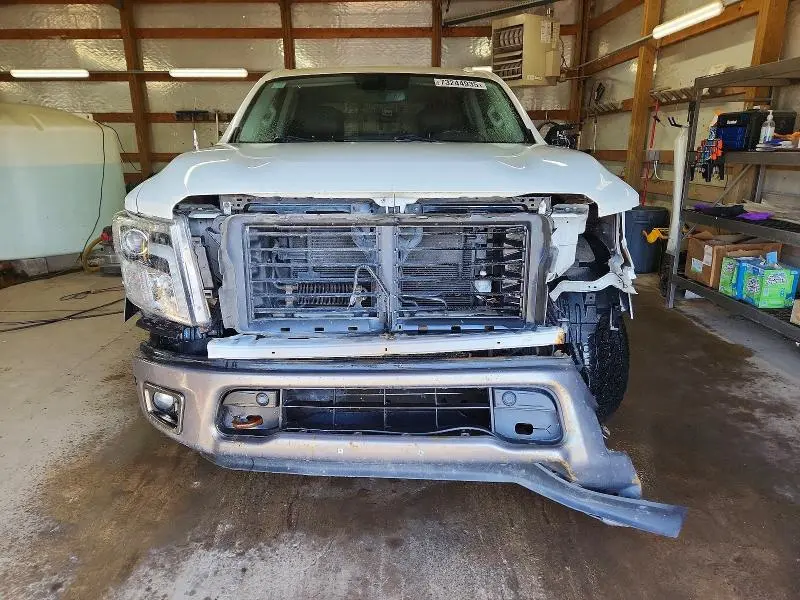 2018 NISSAN TITAN SV  