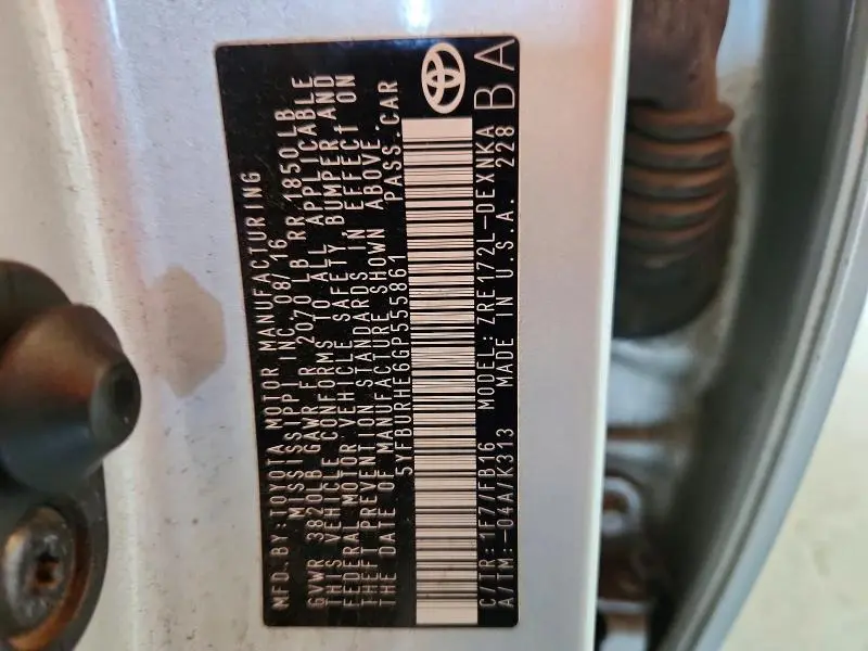 2016 TOYOTA COROLLA LE PLUS  