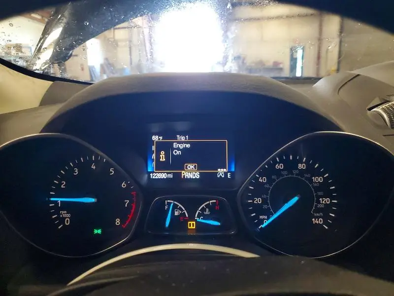 2017 FORD ESCAPE SE  
