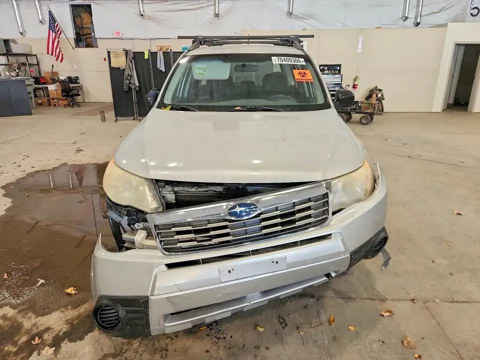 2010 SUBARU FORESTER XS  