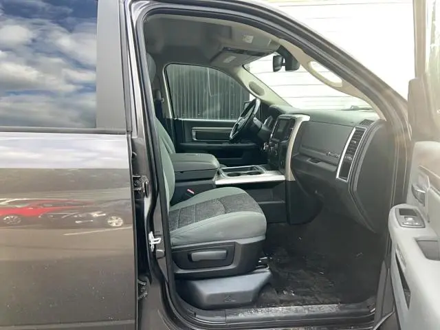 2016 RAM 1500 SLT