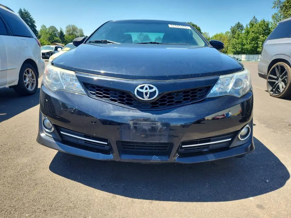 2012 TOYOTA CAMRY SE  