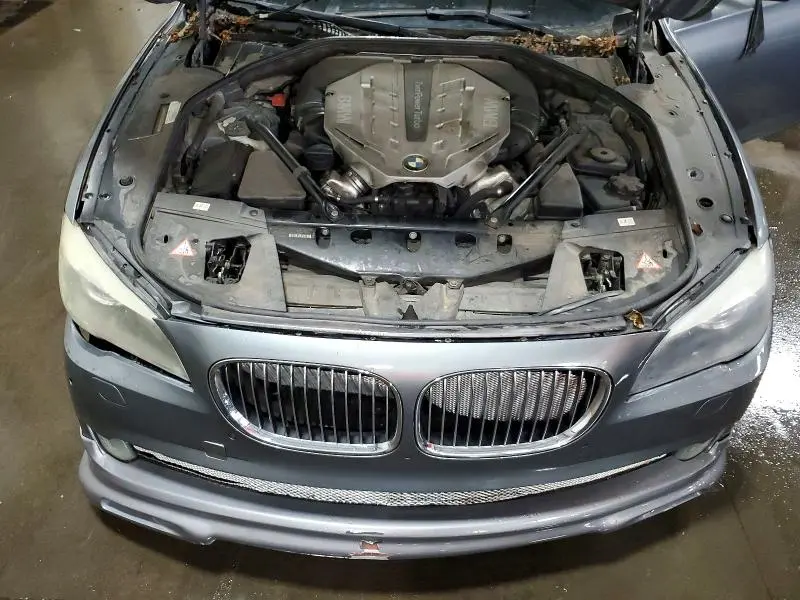 2011 BMW 750   