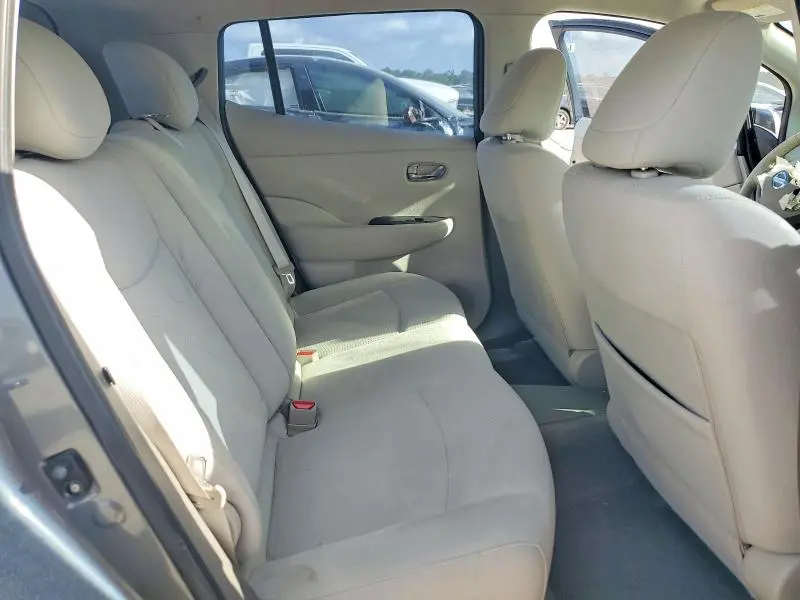 2015 NISSAN LEAF SV  