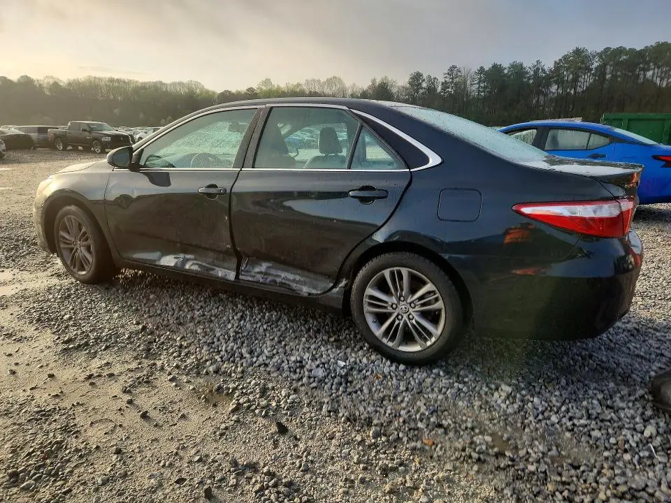 2016 TOYOTA CAMRY SE  