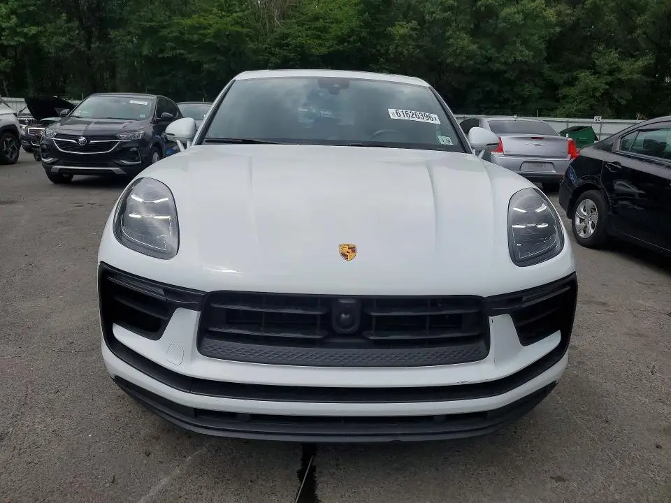 2023 PORSCHE MACAN BASE  
