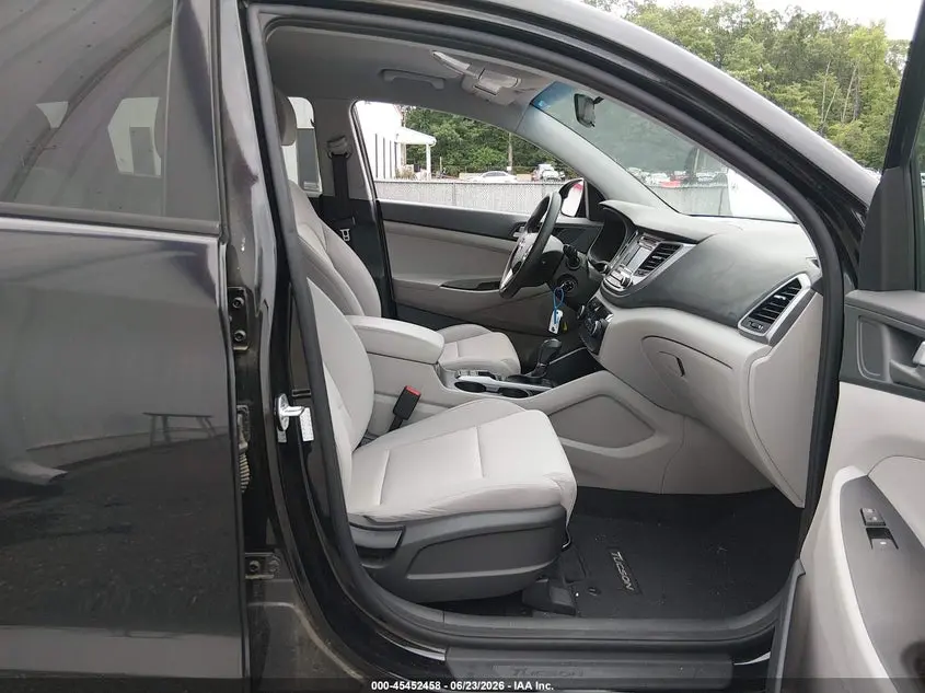 2018 HYUNDAI TUCSON SE