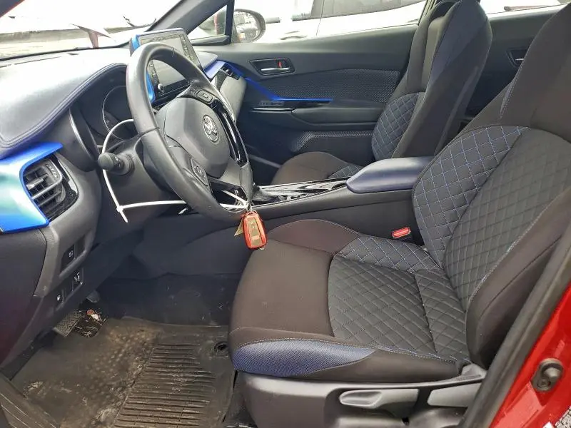 2020 TOYOTA C-HR XLE  