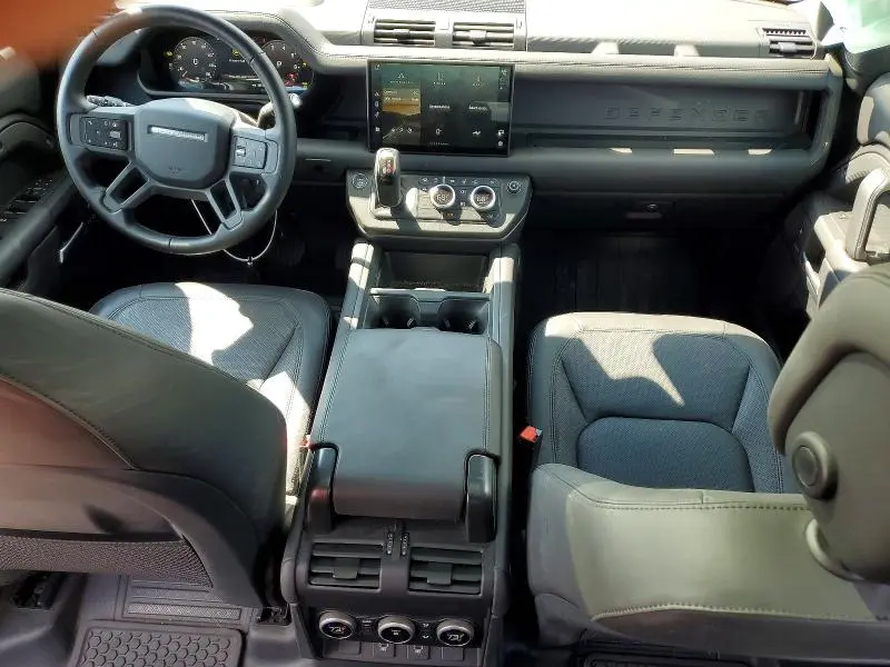 2025 LAND ROVER DEFENDER 110 X-DYNAMIC SE  