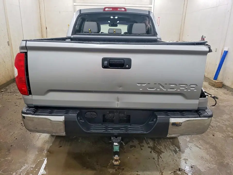 2017 TOYOTA TUNDRA CREWMAX LIMITED  