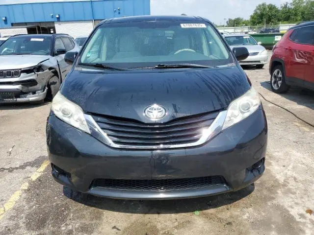 2013 TOYOTA SIENNA LE  