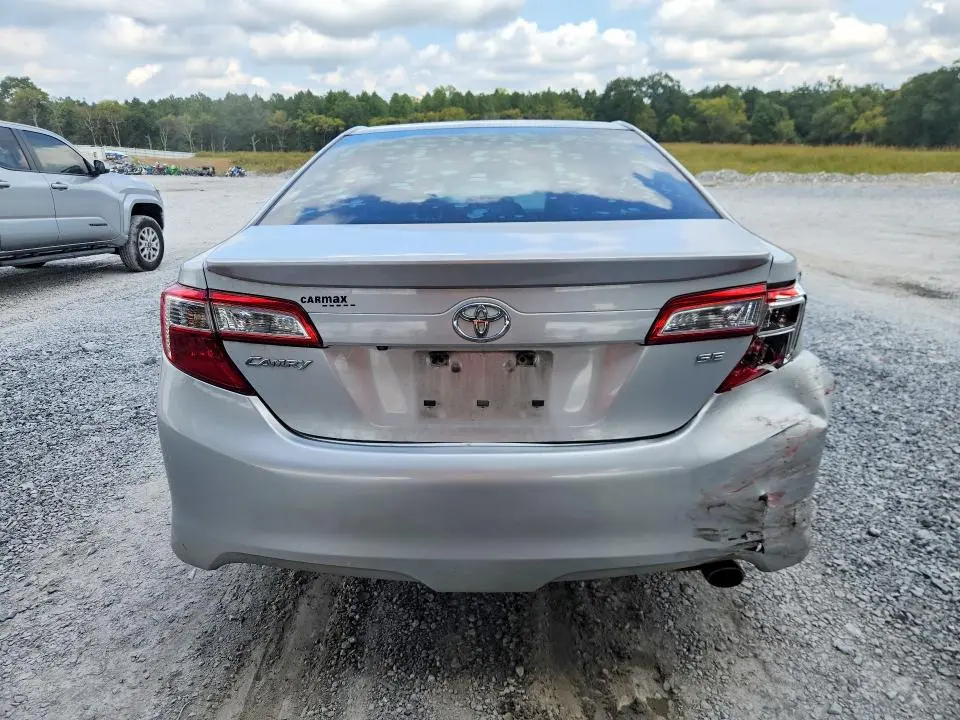 2014 TOYOTA CAMRY SE  