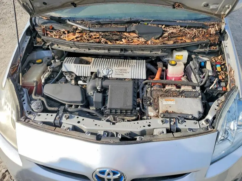 2010 TOYOTA PRIUS III  