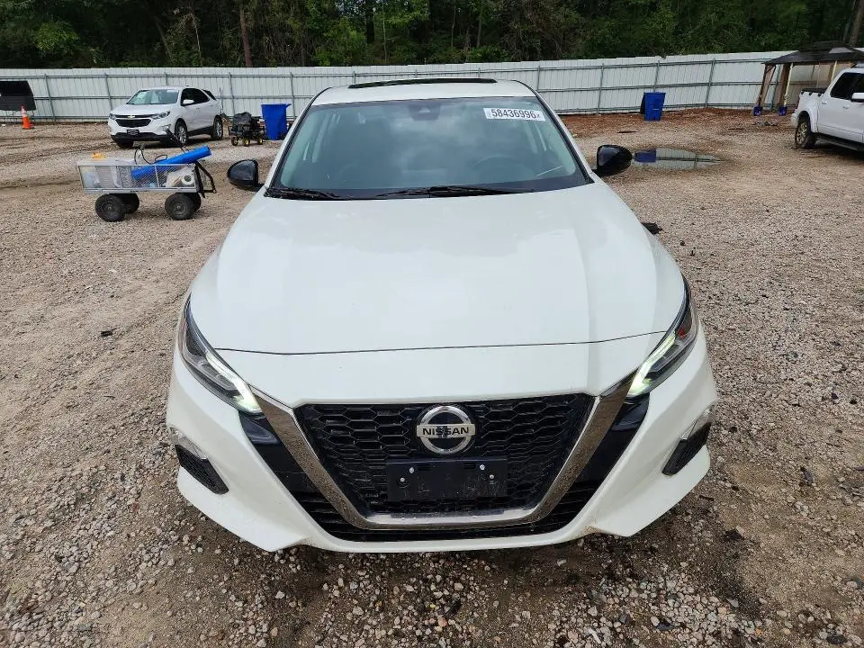 2021 NISSAN ALTIMA SR  