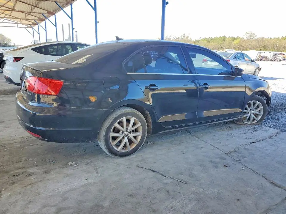 2013 VOLKSWAGEN JETTA SE  