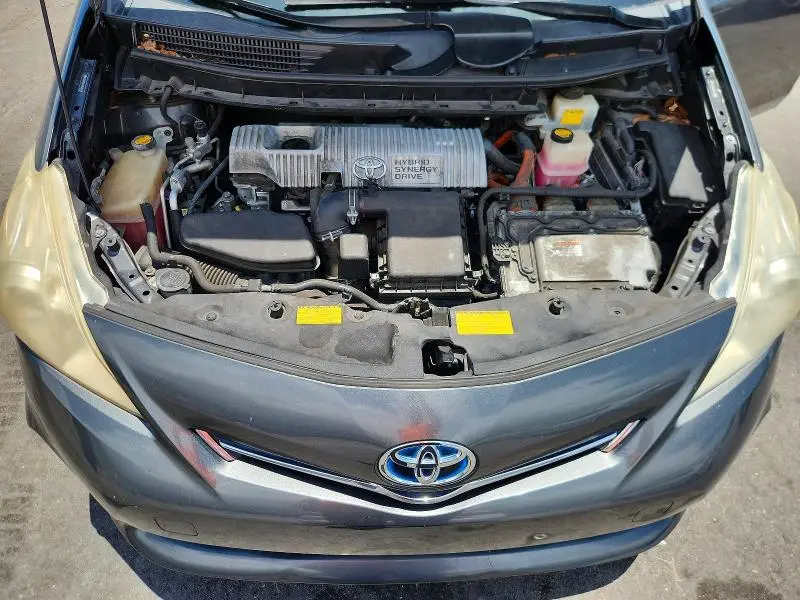 2012 TOYOTA PRIUS V TWO  