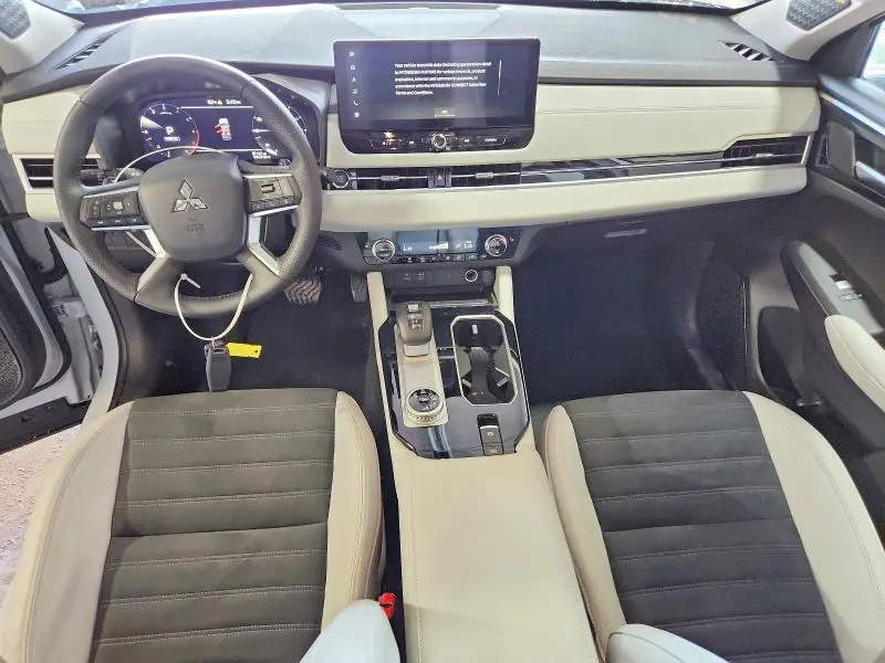 2025 MITSUBISHI OUTLANDER SE  