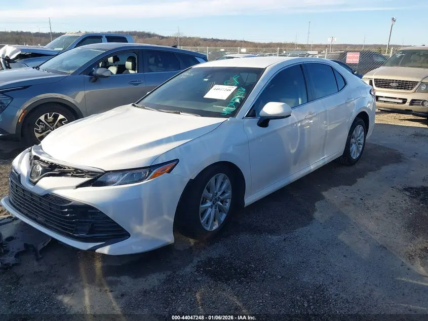 2018 TOYOTA CAMRY LE
