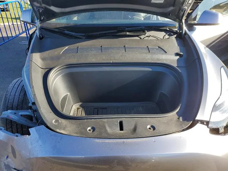 2025 TESLA MODEL Y   