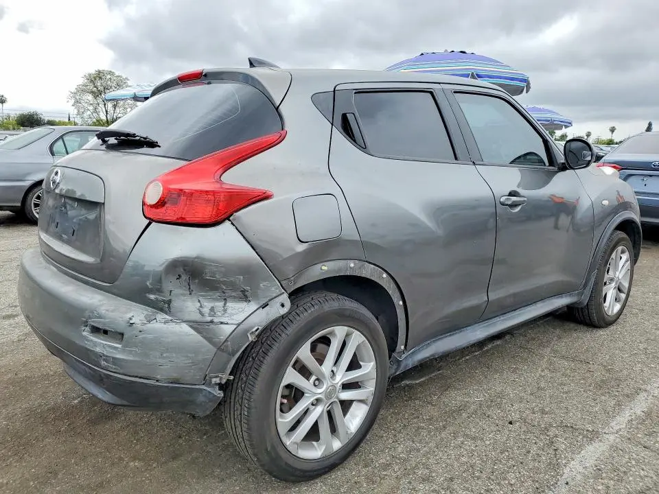 2011 NISSAN JUKE S  