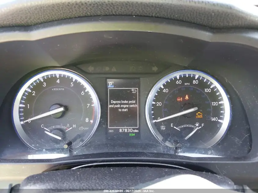 2017 TOYOTA HIGHLANDER SE