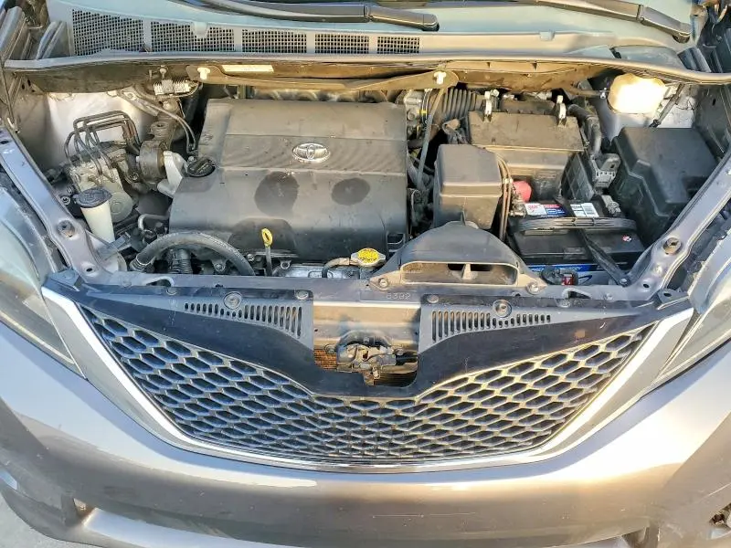 2015 TOYOTA SIENNA SPORT  