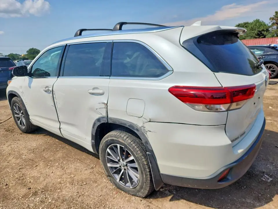2017 TOYOTA HIGHLANDER XLE  