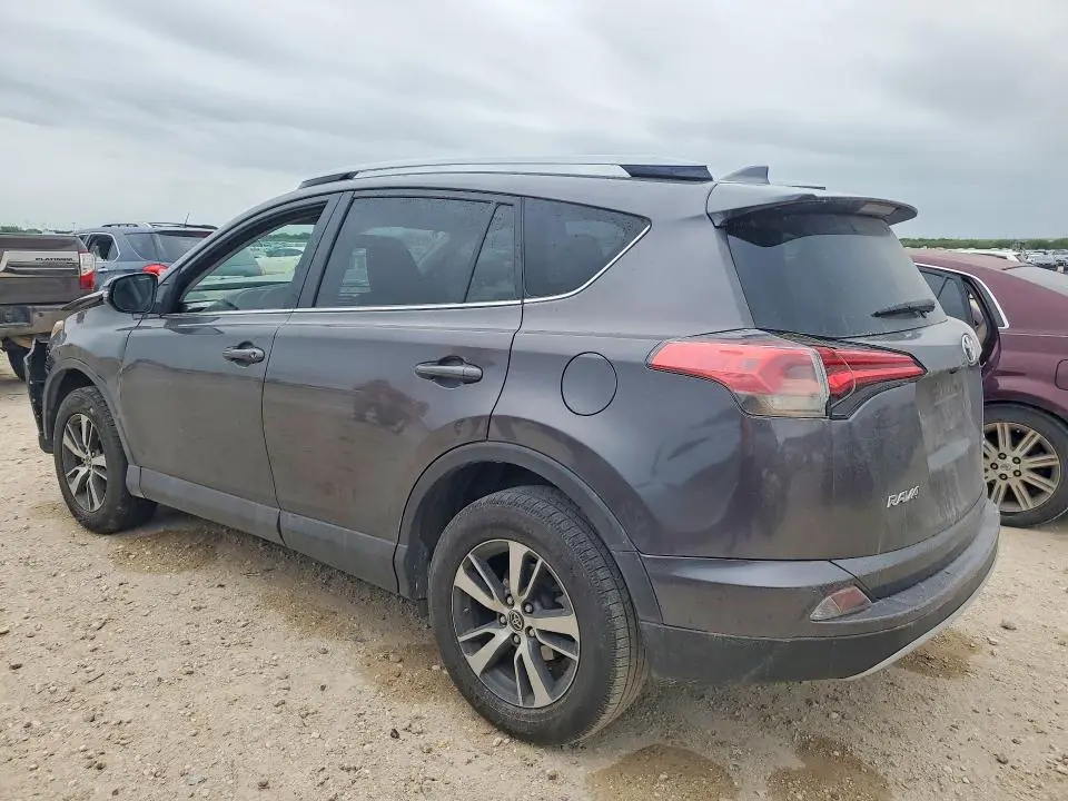 2018 TOYOTA RAV4 XLE  