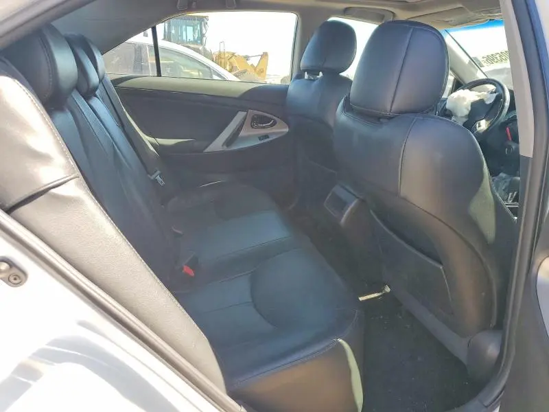 2010 TOYOTA CAMRY SE  