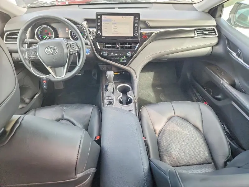 2022 TOYOTA CAMRY XLE  
