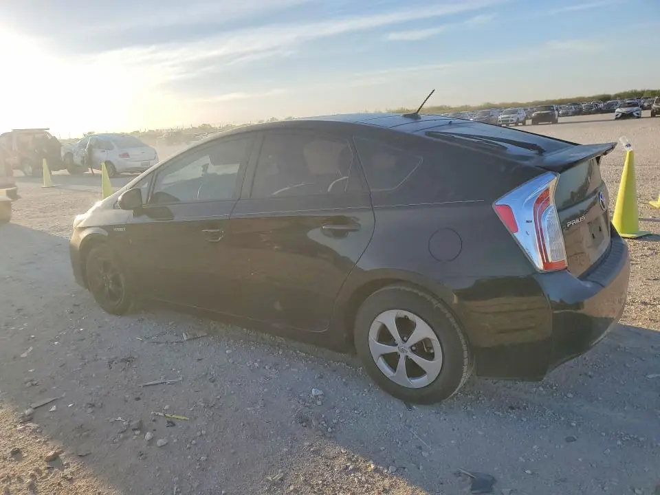 2015 TOYOTA PRIUS THREE  