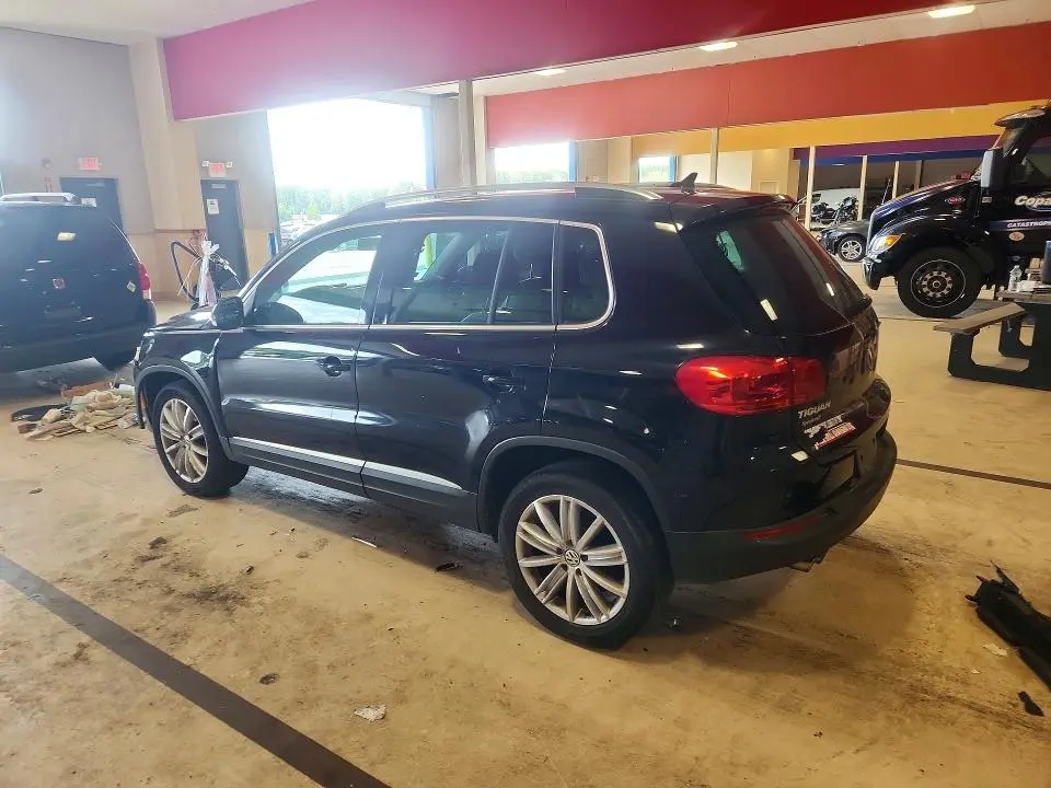 2013 VOLKSWAGEN TIGUAN S  