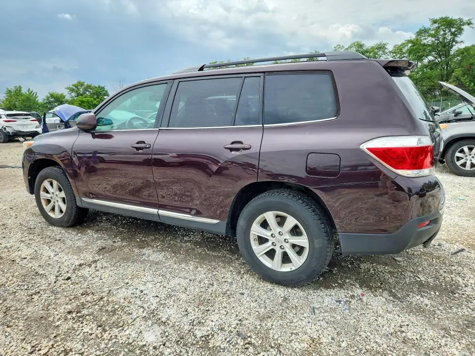 2012 TOYOTA HIGHLANDER SE  